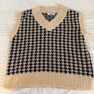 Women's Houndstooth Sweater Vest - Black and Cream